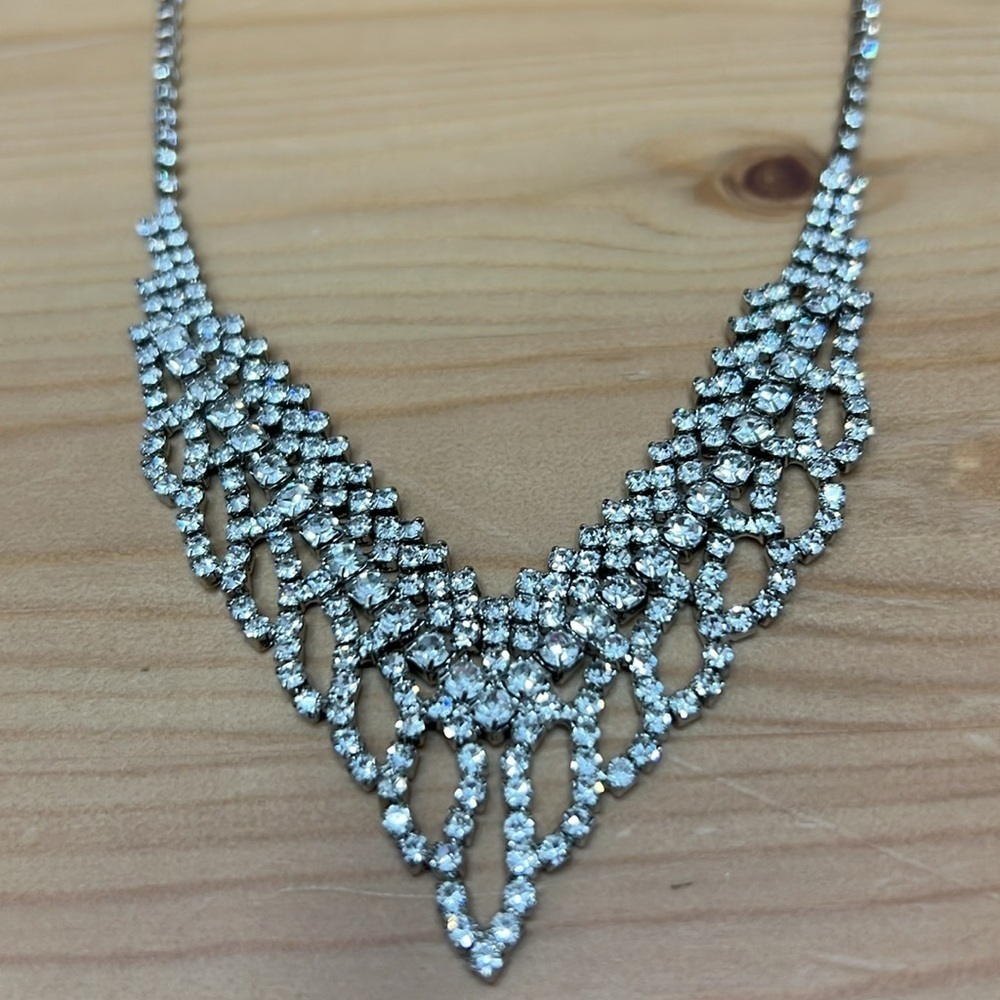 Nordstrom Rack Prom Wedding Formal Necklace Silvertone w/Rhinestones 18” + 3”